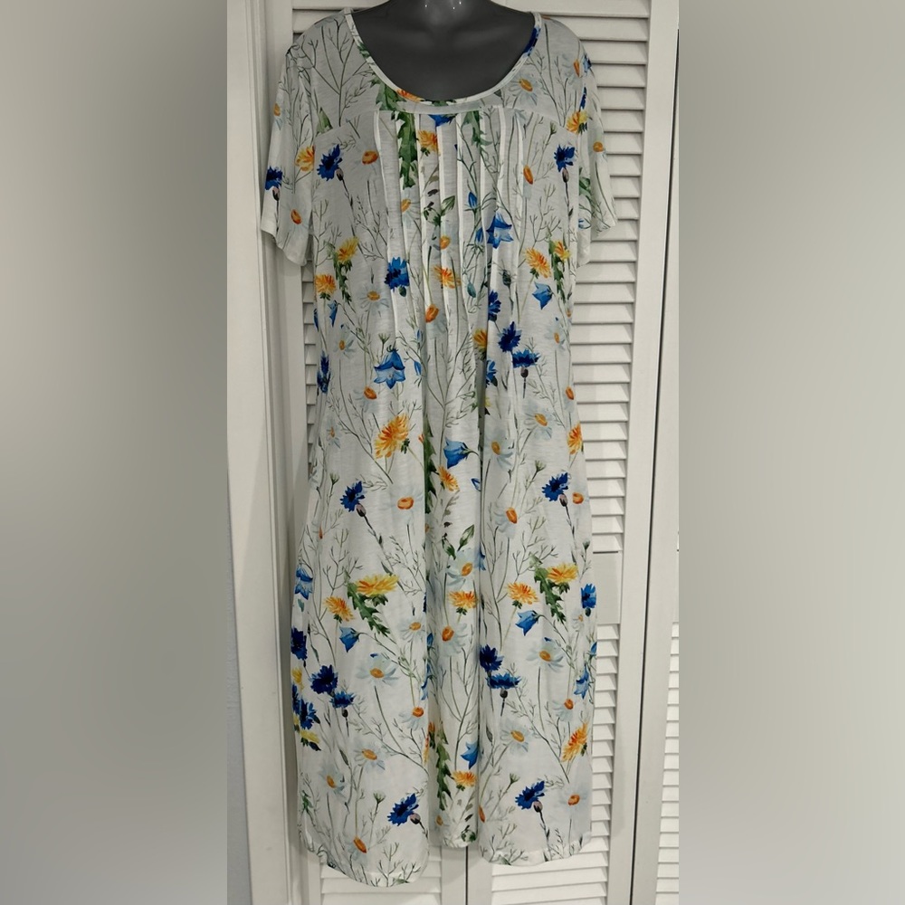 White dress with bright floral pattern -Maxi dress 2XL
